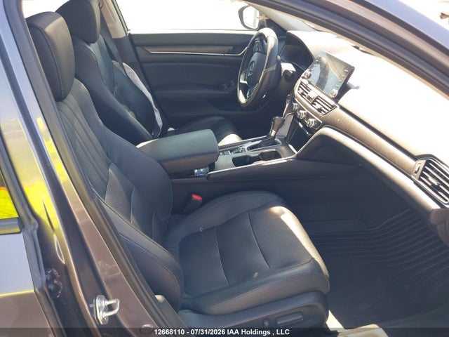 1HGCV1F97JA800642 Honda Accord Touring