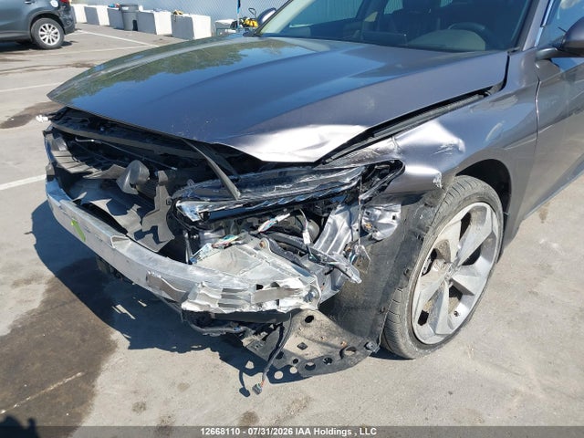 1HGCV1F97JA800642 Honda Accord Touring
