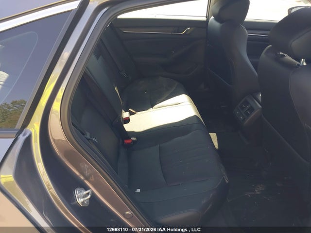 1HGCV1F97JA800642 Honda Accord Touring