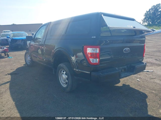 12668137 :رقم المزاد ، 1FTMF1CP1NKF31282 vin ، 2022 Ford F150 مزاد بيع