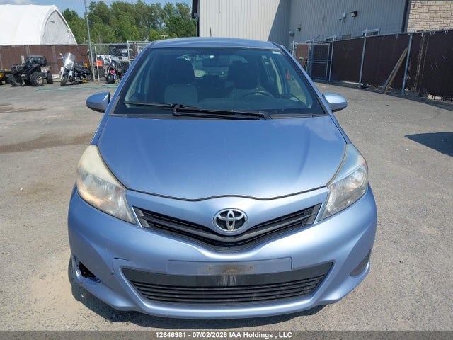 12646981 :رقم المزاد ، JTDKTUD36CD523693 vin ، 2012 Toyota Yaris Le مزاد بيع