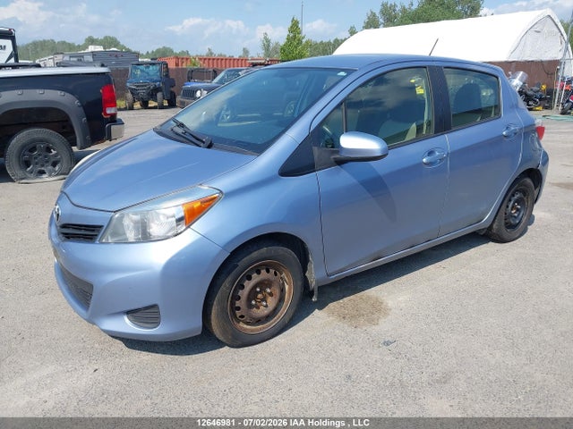12646981 :رقم المزاد ، JTDKTUD36CD523693 vin ، 2012 Toyota Yaris Le مزاد بيع