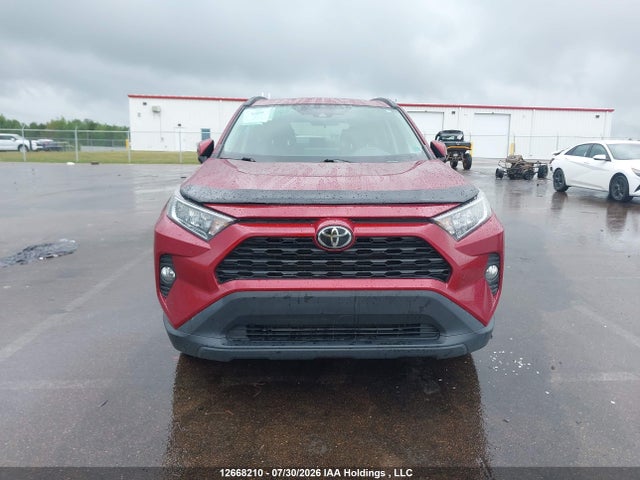 Продажа на аукционе авто 2021 Toyota Rav4 Xle, vin: 2T3R1RFV2MW179493, номер лота: 12668210