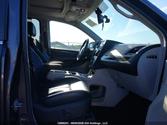 12668241 :رقم المزاد ، 2C4RC1GG3FR739160 vin ، 2015 Chrysler Town & Country Limited مزاد بيع