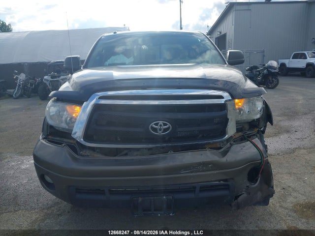 2011 Toyota Tundra Sr5 4.6l V8 მანქანა იყიდება აუქციონზე, vin: 5TFUM5F18BX020154, აუქციონის ნომერი: 12668247