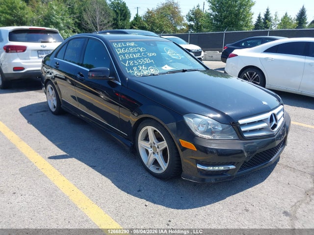 2013 Mercedes-benz C 300 მანქანა იყიდება აუქციონზე, vin: WDDGF8AB1DA833324, აუქციონის ნომერი: 12668290