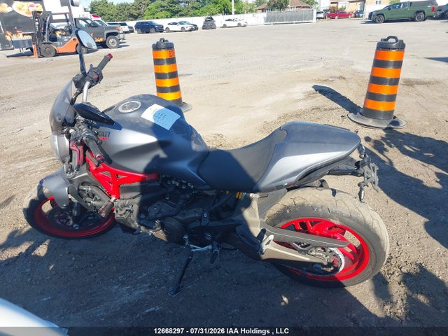Ducati Monster 821 2017 ZDM1RBTS3HB024428 Image 13
