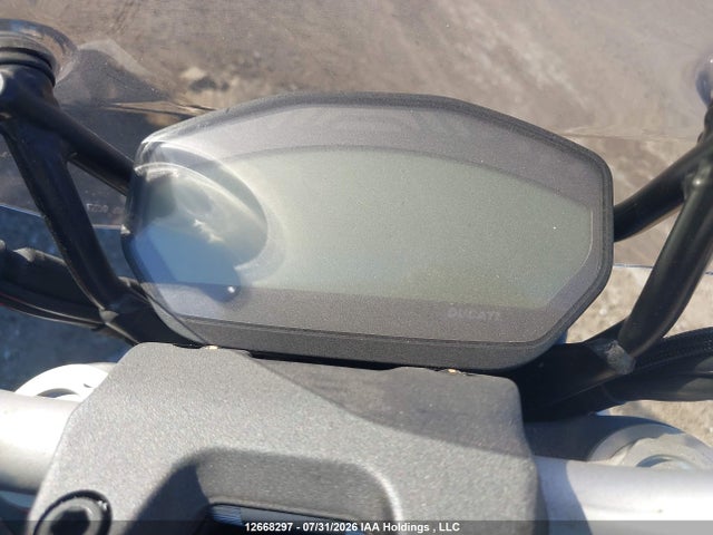 Ducati Monster 821 2017 ZDM1RBTS3HB024428 Image 7