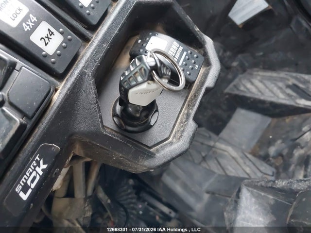2021 Can-am Commander Xt-p 1000r მანქანა იყიდება აუქციონზე, vin: 3JB1UAX41MK000176, აუქციონის ნომერი: 12668301