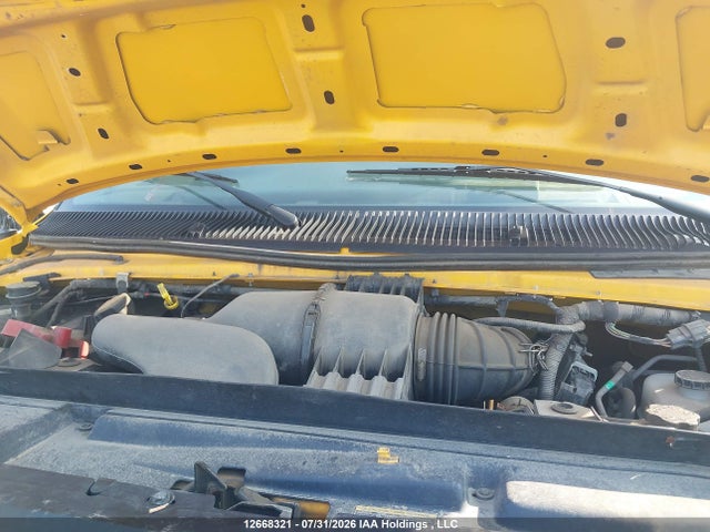 12668321 :رقم المزاد ، 1FDFE4FSXJDC32686 vin ، 2018 Ford Econoline E450 Super Duty Cutwy Van مزاد بيع