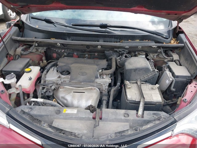 2T3BFREV5JW818322 Toyota RAV4 LE