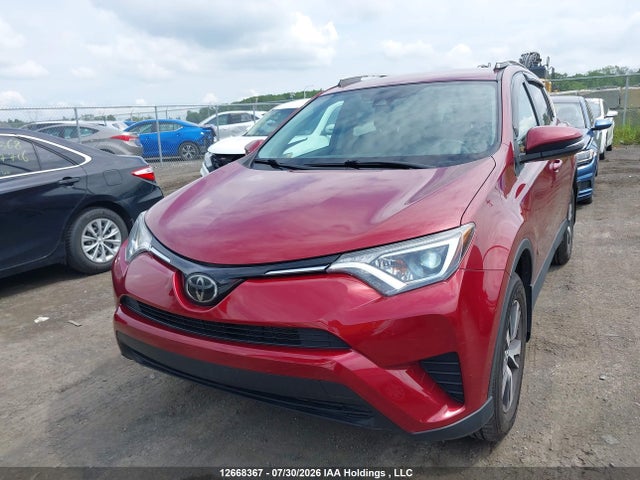 2T3BFREV5JW818322 Toyota RAV4 LE
