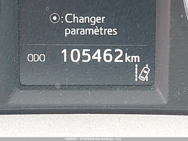 2T3BFREV5JW818322 Toyota RAV4 LE