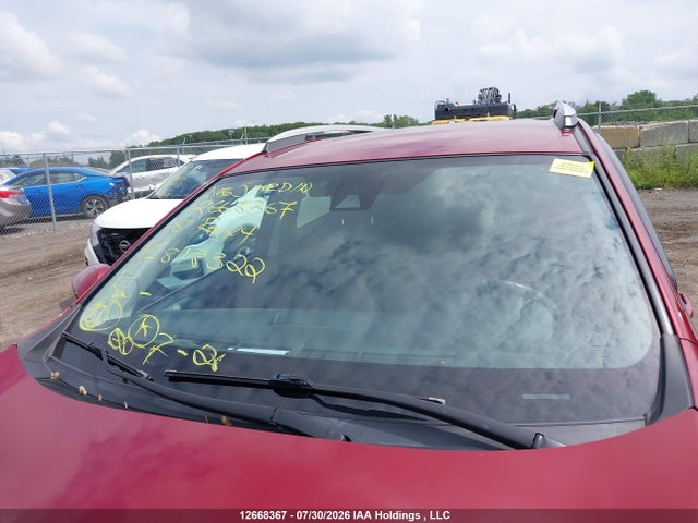 2T3BFREV5JW818322 Toyota RAV4 LE