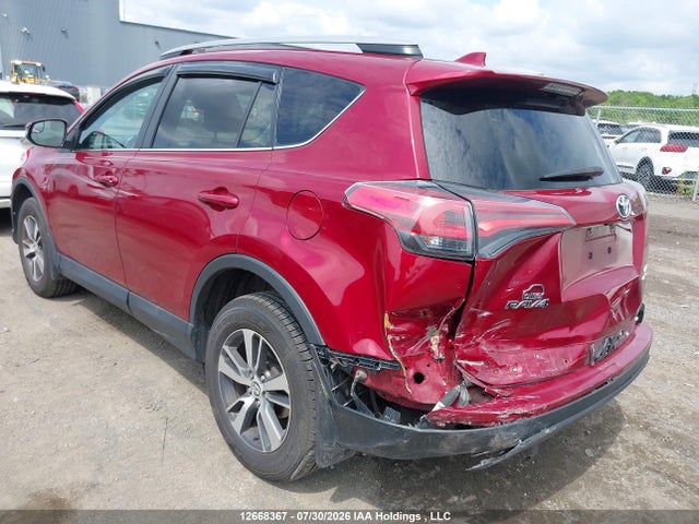 2T3BFREV5JW818322 Toyota RAV4 LE