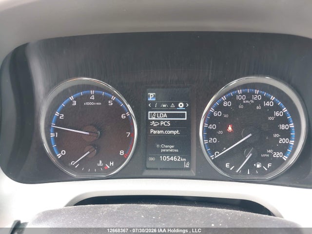 2T3BFREV5JW818322 Toyota RAV4 LE