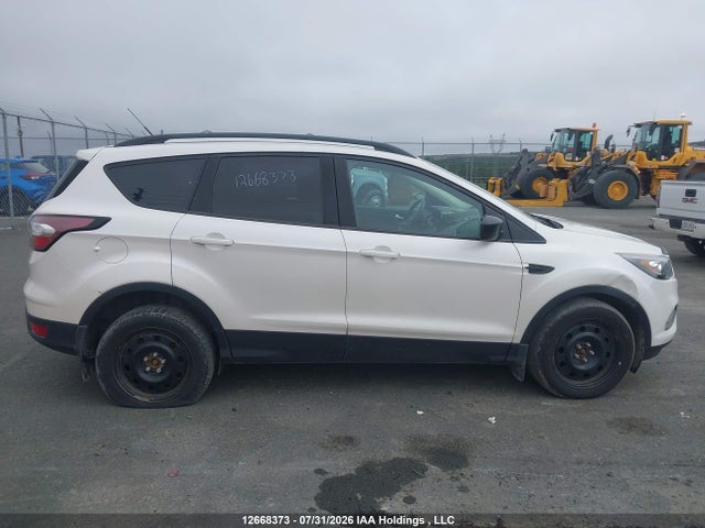 1FMCU9G96HUB68641 Ford ESCAPE SE