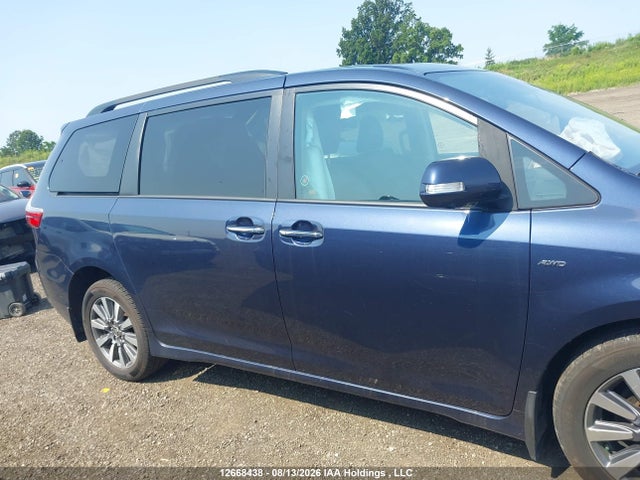 12668438 :رقم المزاد ، 5TDDZ3DC5LS245410 vin ، 2020 Toyota Sienna Xle 7-passenger مزاد بيع