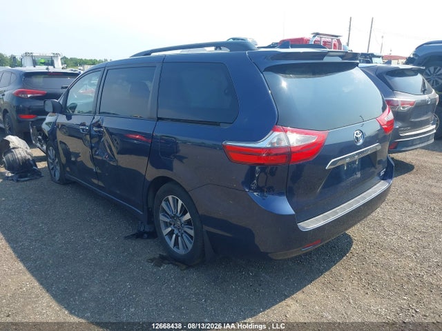12668438 :رقم المزاد ، 5TDDZ3DC5LS245410 vin ، 2020 Toyota Sienna Xle 7-passenger مزاد بيع