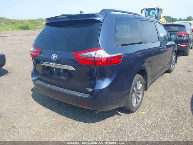 12668438 :رقم المزاد ، 5TDDZ3DC5LS245410 vin ، 2020 Toyota Sienna Xle 7-passenger مزاد بيع