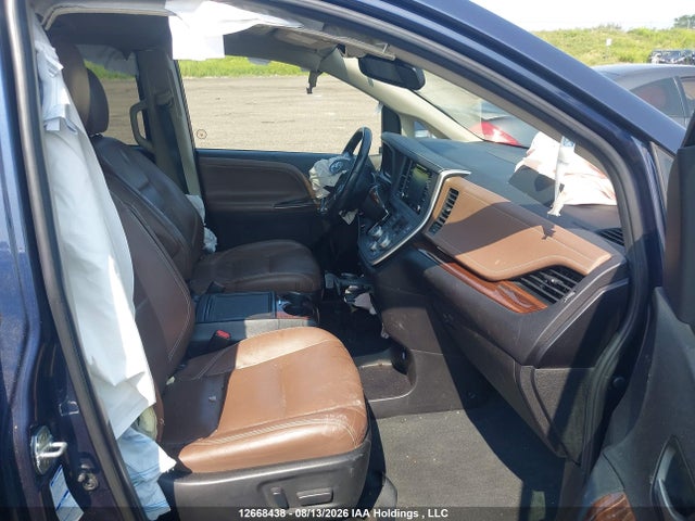 12668438 :رقم المزاد ، 5TDDZ3DC5LS245410 vin ، 2020 Toyota Sienna Xle 7-passenger مزاد بيع