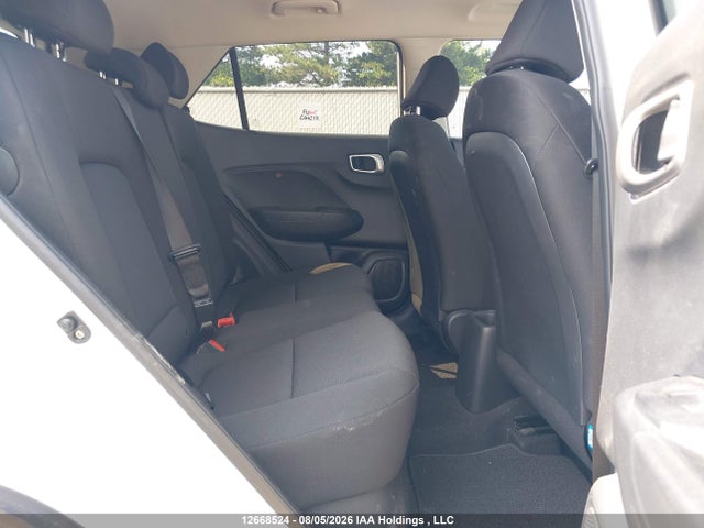 Hyundai Venue Essential 2024 KMHRB8A37RU294863 Image 8