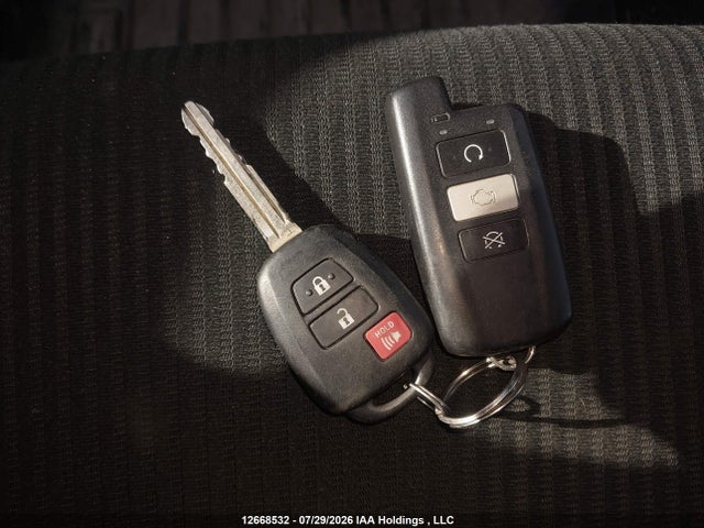 2T3BFREV3HW627850 Toyota RAV4 LE