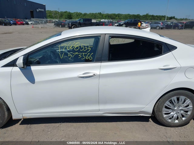 5NPDH4AE9FH573566 Hyundai Elantra Se/sport/limited