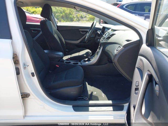 5NPDH4AE9FH573566 Hyundai Elantra Se/sport/limited