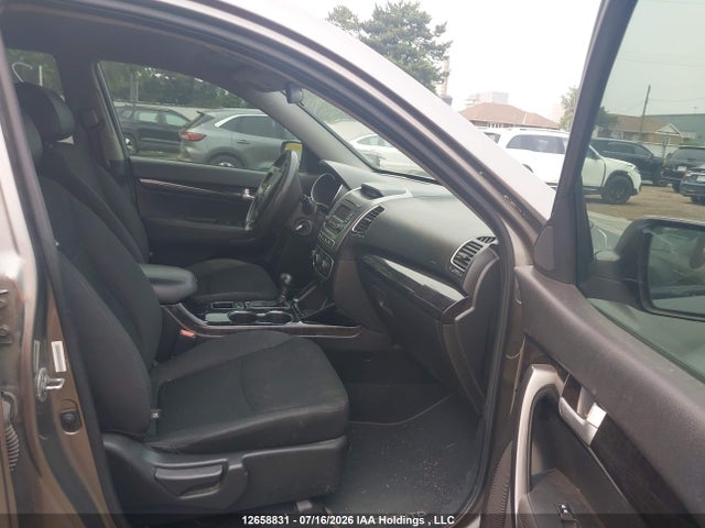 KIA SORENTO LX 2015 5XYKTCA66FG605860 Image 5