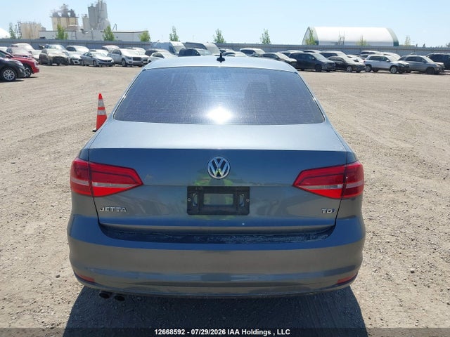 12668592 :رقم المزاد ، 3VWDA7AJ0FM224645 vin ، 2015 Volkswagen Jetta 2.0 Tdi Comfortline مزاد بيع