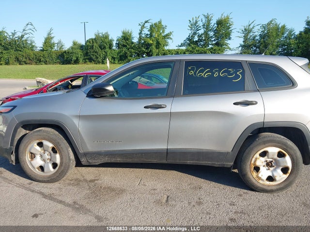 1C4PJMAB1GW170748 Jeep Cherokee Sport