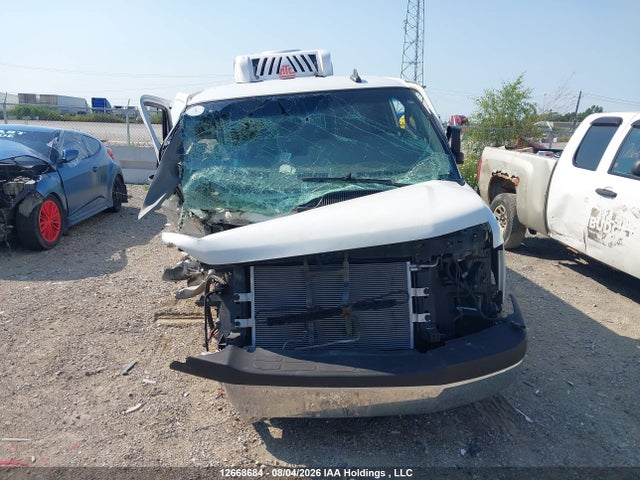 GMC Savana G2500 2018 1GTW7BFG0J1330044 Image 12
