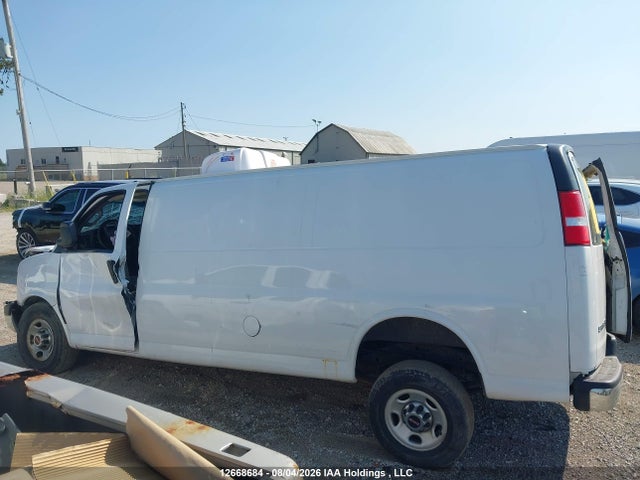 GMC Savana G2500 2018 1GTW7BFG0J1330044 Image 14