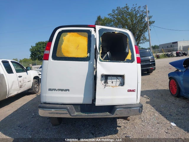 GMC Savana G2500 2018 1GTW7BFG0J1330044 Image 16