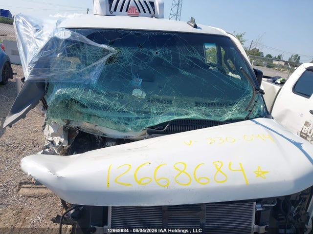 GMC Savana G2500 2018 1GTW7BFG0J1330044 Image 17