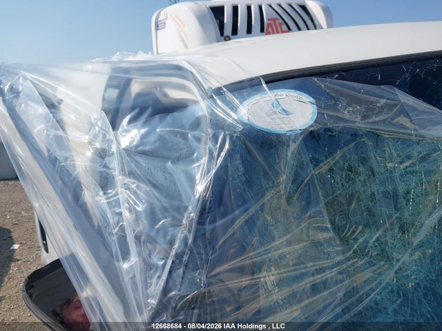 GMC Savana G2500 2018 1GTW7BFG0J1330044 Image 18