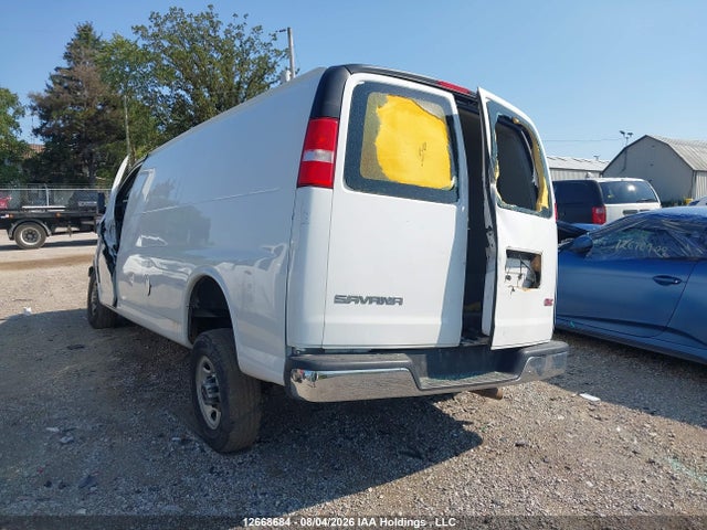 GMC Savana G2500 2018 1GTW7BFG0J1330044 Image 3