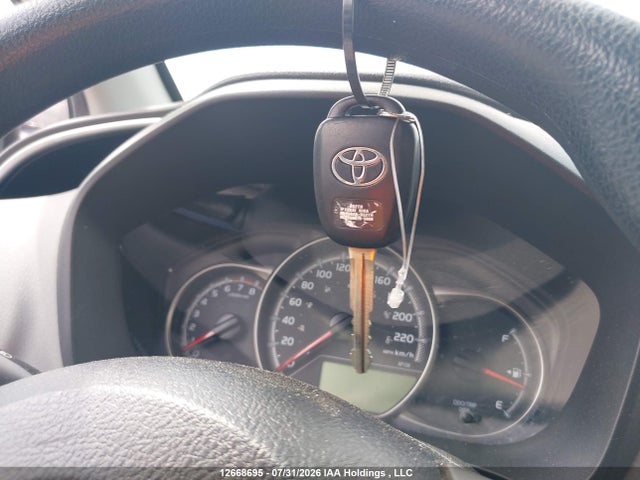 12668695 :رقم المزاد ، VNKKTUD31HA085388 vin ، 2017 Toyota Yaris Le مزاد بيع