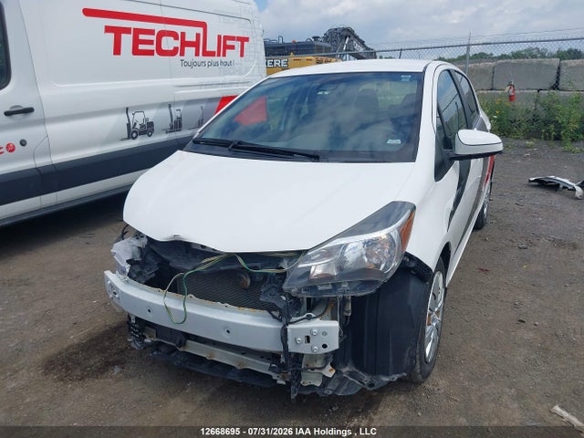 12668695 :رقم المزاد ، VNKKTUD31HA085388 vin ، 2017 Toyota Yaris Le مزاد بيع