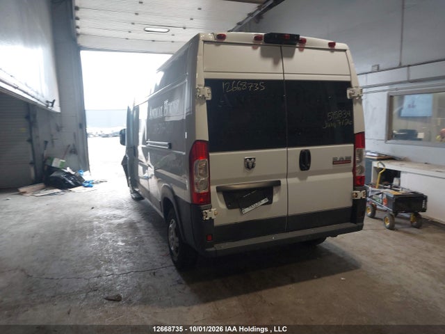 12668735 :رقم المزاد ، 3C6TRVDG5FE515834 vin ، 2015 Ram Promaster 2500 2500 High مزاد بيع