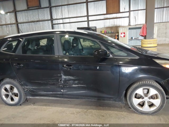 KIA Rondo 2015 KNAHT8A32F7075751 Image 12