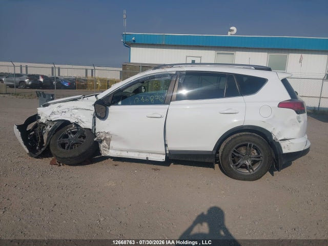 Toyota RAV4 LE 2017 2T3BFREV9HW550045 Image 15
