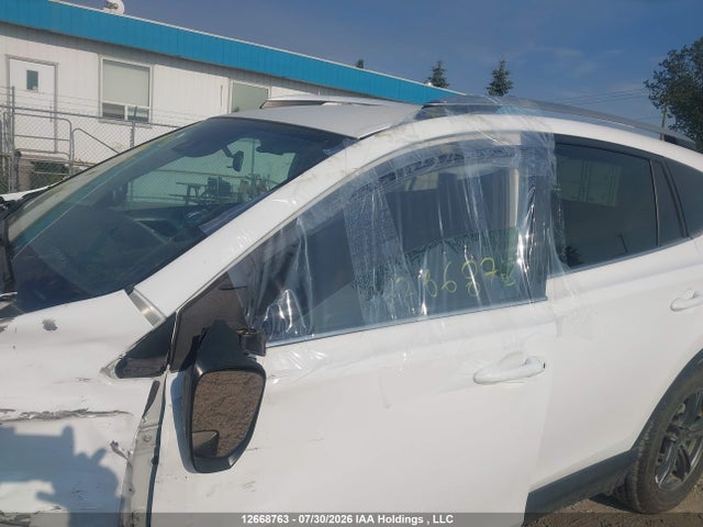 2T3BFREV9HW550045 Toyota RAV4 LE