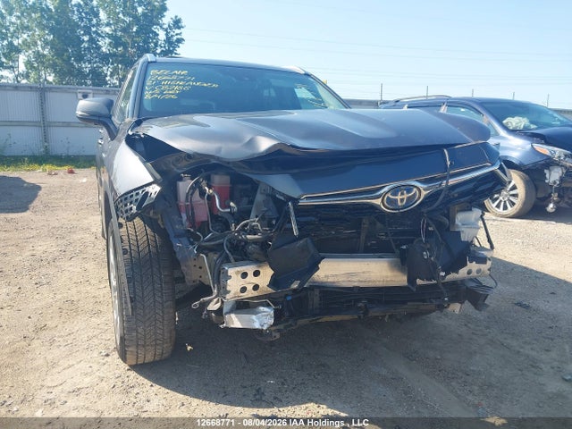 Продажа на аукционе авто 2021 Toyota Highlander, vin: 5TDDBRCH9MS032188, номер лота: 12668771