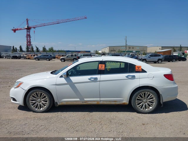 2012 Chrysler 200 Limited მანქანა იყიდება აუქციონზე, vin: 1C3CCBCG9CN245688, აუქციონის ნომერი: 12666159