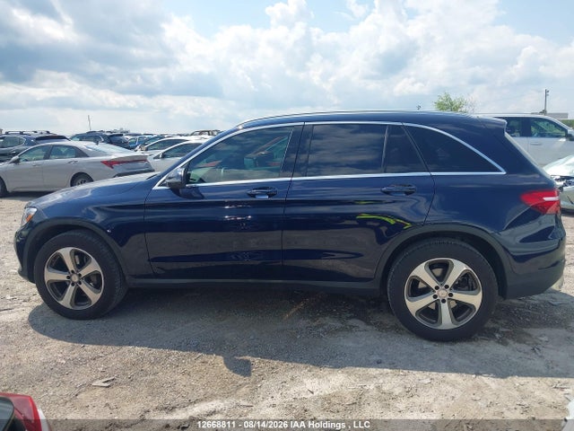 2017 Mercedes-benz Glc 300 4matic მანქანა იყიდება აუქციონზე, vin: WDC0G4KB6HV000675, აუქციონის ნომერი: 12668811