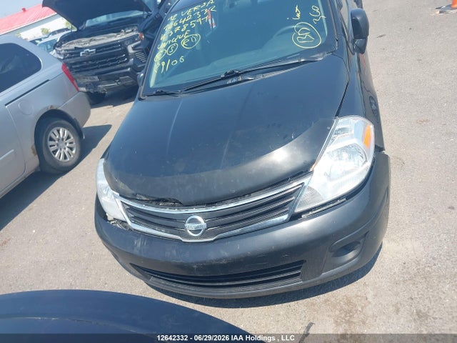 12642332 :رقم المزاد ، 3N1BC1CP6CL378591 vin ، 2012 Nissan Versa 1.8 S مزاد بيع