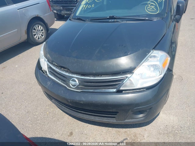 12642332 :رقم المزاد ، 3N1BC1CP6CL378591 vin ، 2012 Nissan Versa 1.8 S مزاد بيع