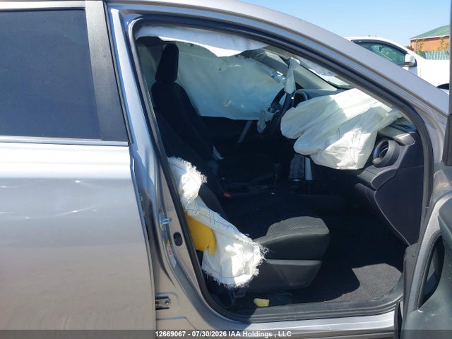 Toyota RAV4 LE 2017 2T3ZFREV8HW341295 Image 5